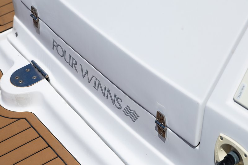 Four winns 278 131224-1