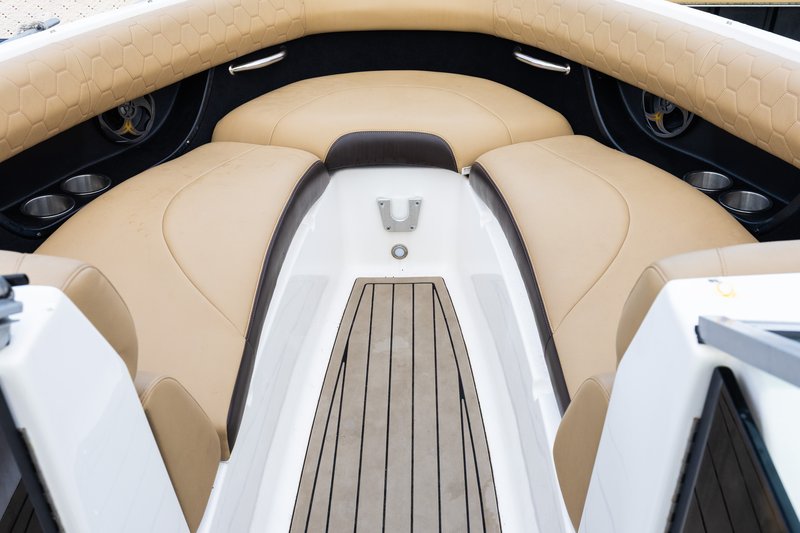 Regal 2500_140525-002