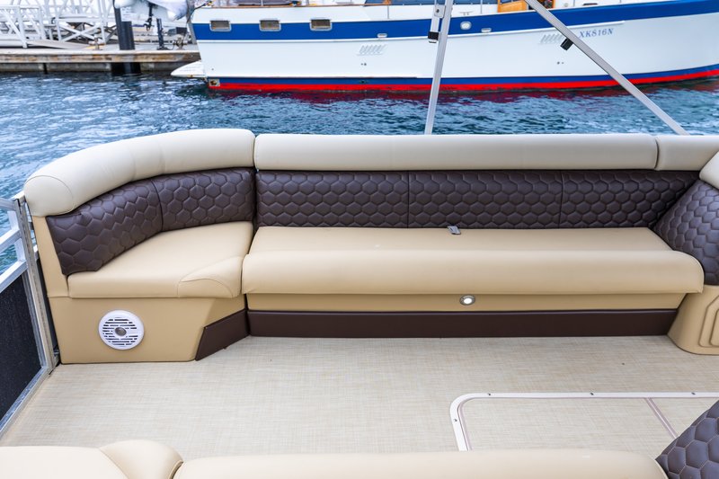 party pontoon 151124-11