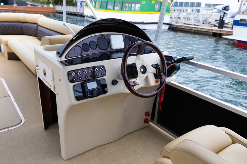 party pontoon 151124-5